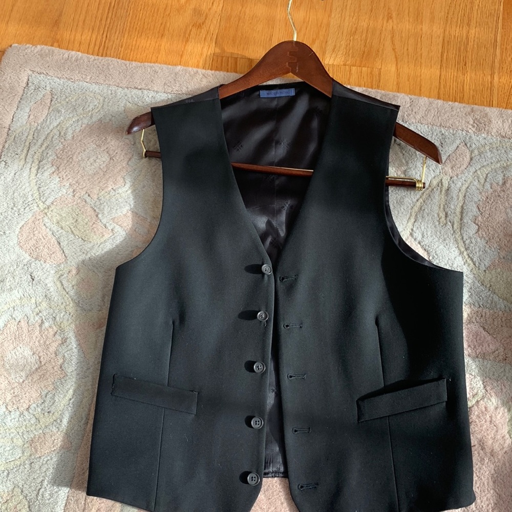 Ryan Seacrest vest